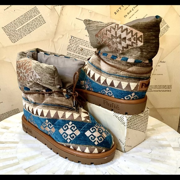 Anthropologie Flufie Pillow Snow Boot Goose Down Velvet Jacquard Blue Tan - Picture 4 of 7